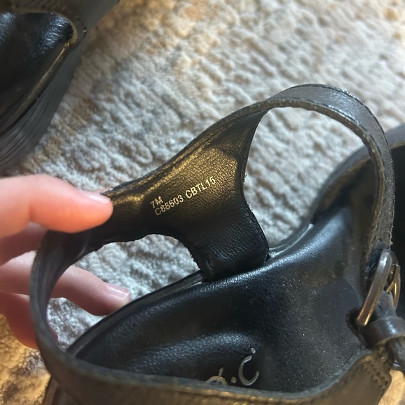 Cute Boc Born shoes! - Picture 2 of 8